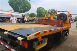 新浦附近拖车电话号码服务